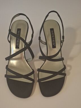 Westies Women's Black Strappy Slingback Sandals. 8.5